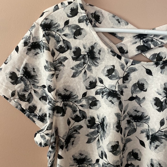 NWT Stitch fix Bobeau Skye triblend cross back knit tee - Picture 2 of 7